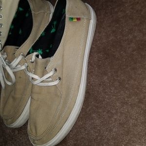 vans canvas tan